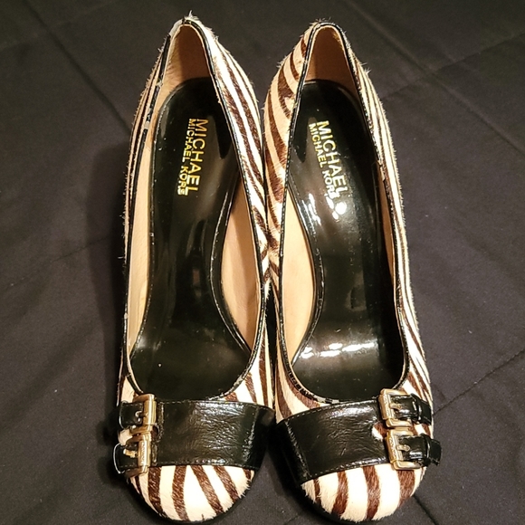 Michael Kors Zebra Print Pumps - Picture 2 of 9